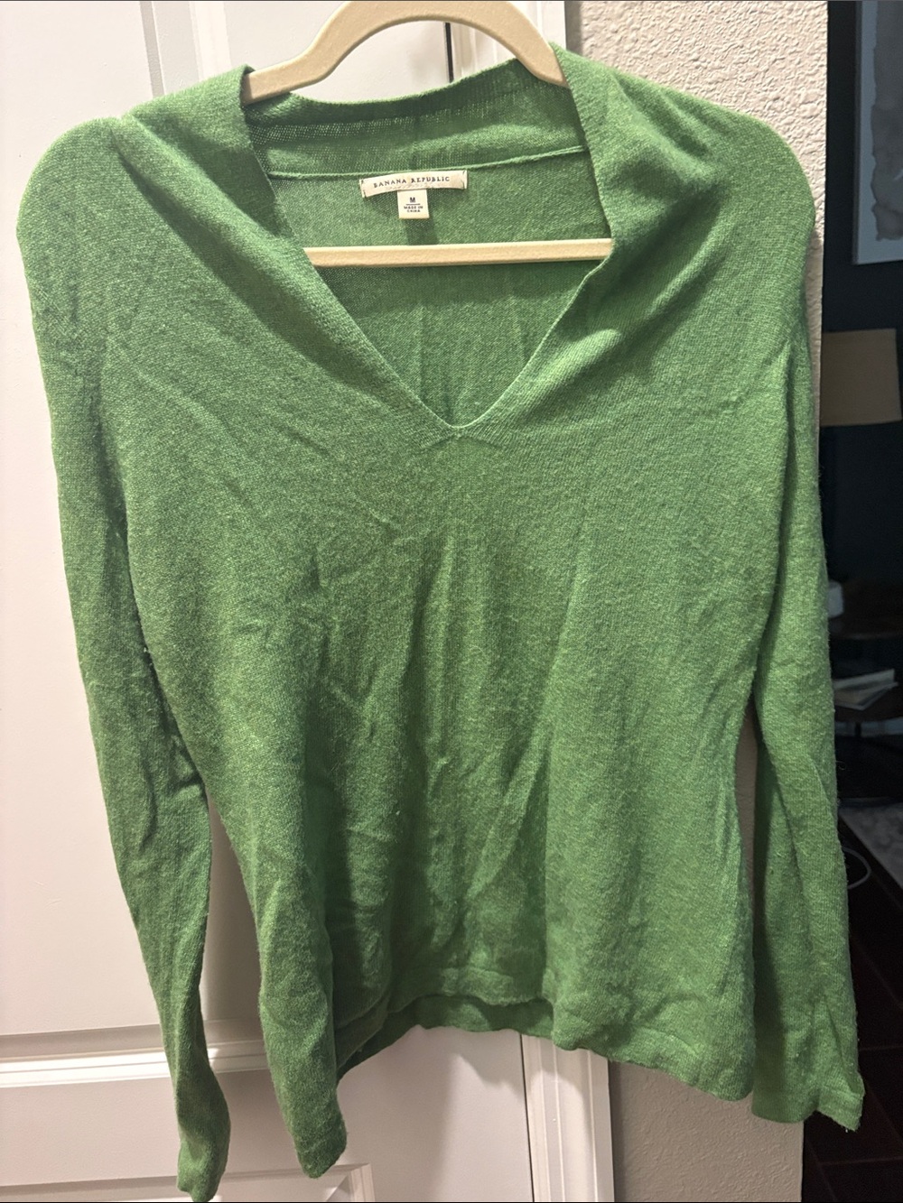 Banana Republic Light Green V-Neck Knit Sweater
